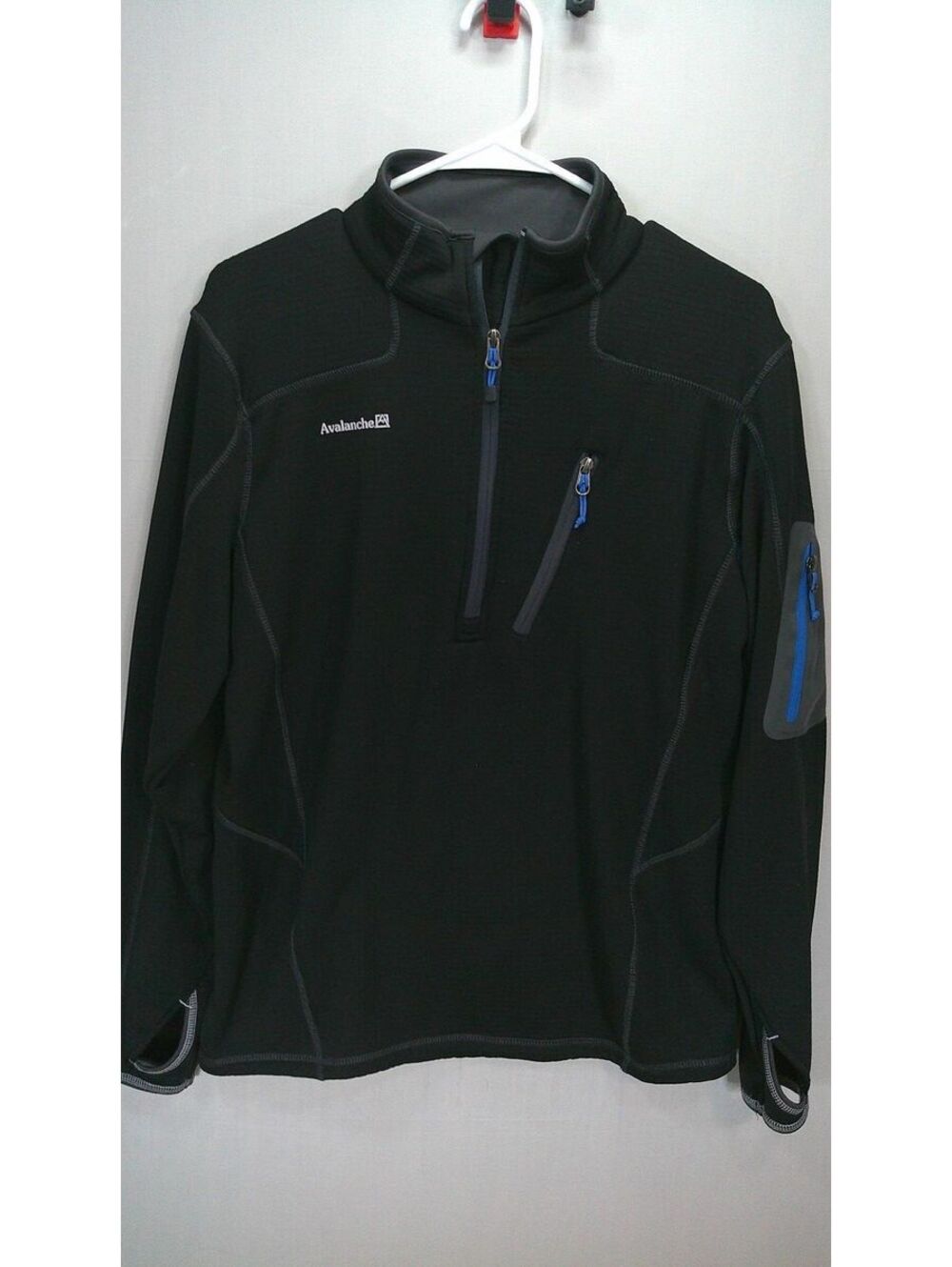 Avalanche Black Outdoor Pullover Hoodie Size S